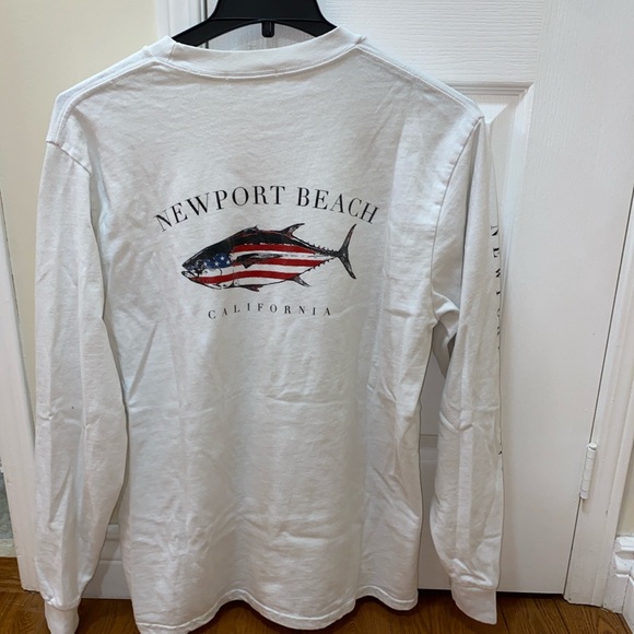 🇺🇸🐟 BRANDY MELVILLE LONG SLEEVE GRAPHIC🐟🇺🇸 - Picture 2 of 2